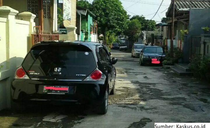 Hukum Parkir Sembarangan Depan Rumah