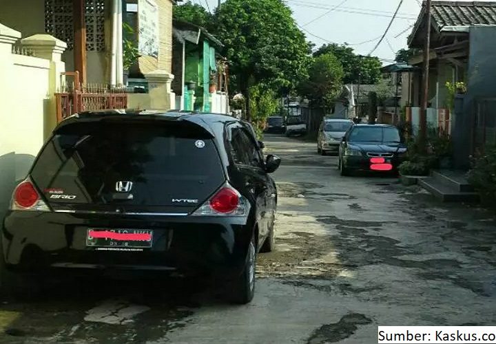 Hukum Parkir Sembarangan Depan Rumah