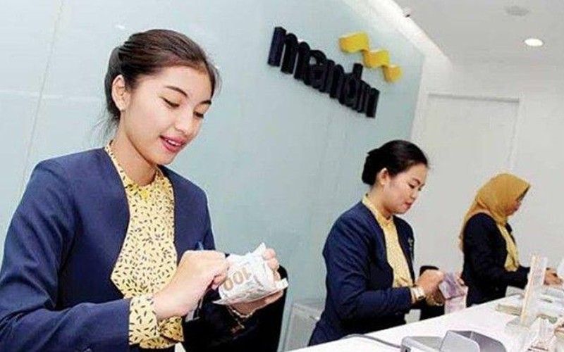 Besaran Gaji Teller Bank BNI, Mandiri, BRI, dan BCA Terbaru 2022