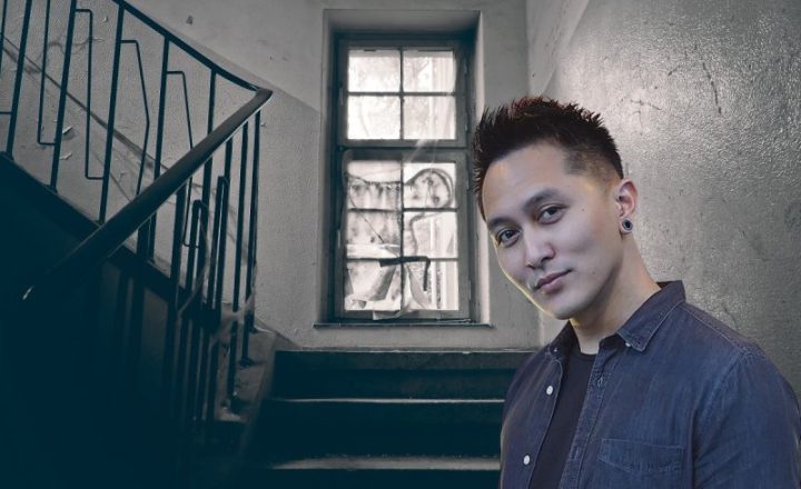 Potret Rumah Demian Aditya Bernuansa Klasik dengan Perabot Serba Hitam. Berhantu Enggak, ya?