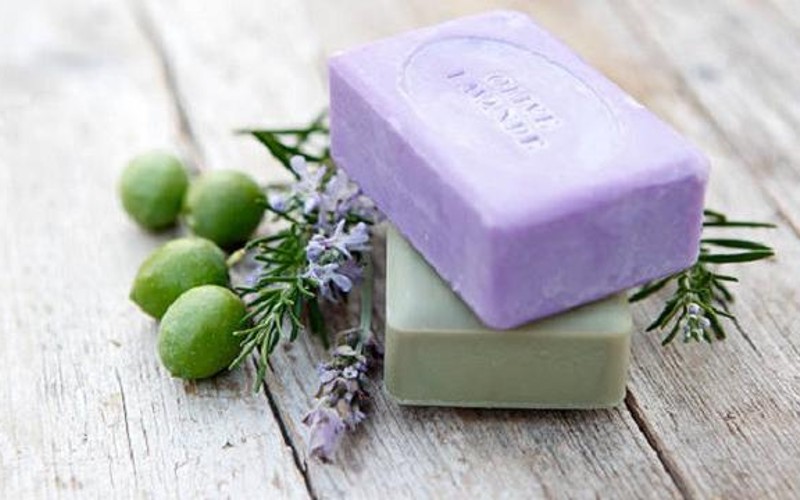 How to remove dried blood stains with soap