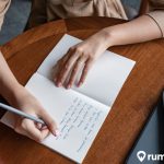17 Contoh Puisi Pendek Berbagai Tema Lengkap dan Penjelasan