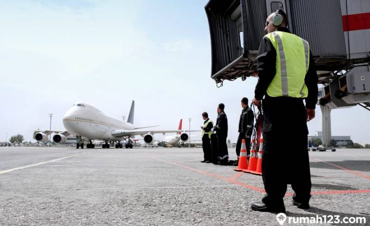 gaji staff bandara