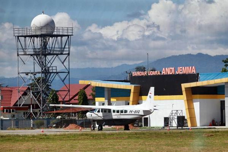 10 Bandara Terkecil Di Indonesia Yang Punya Landasan Pacu Terbatas