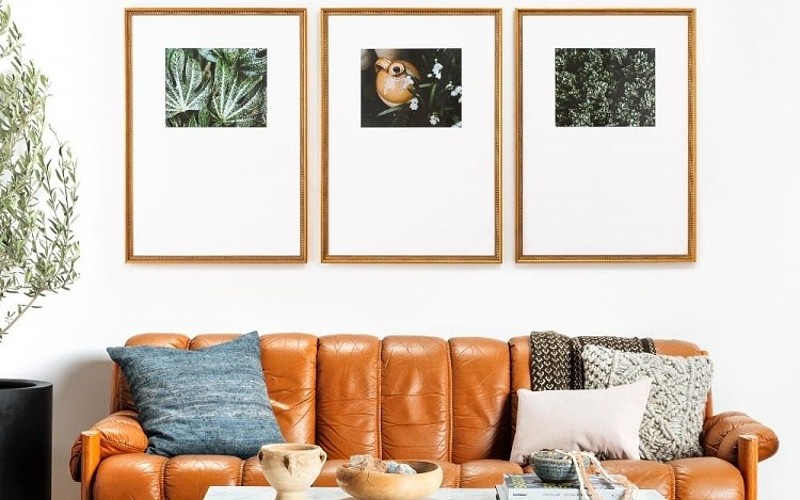 how to put photos on the wall