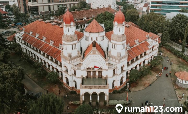 bangunan tertua di indonesia