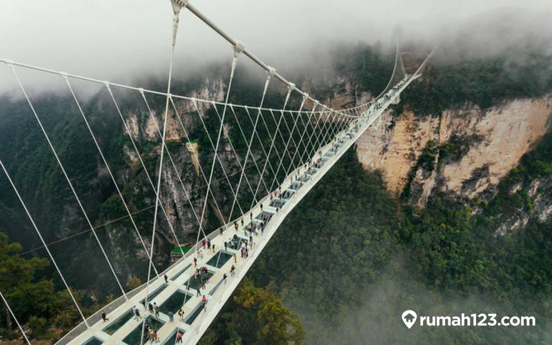 8 Jembatan Gantung Terpanjang Di Dunia. Sudah Tahu?