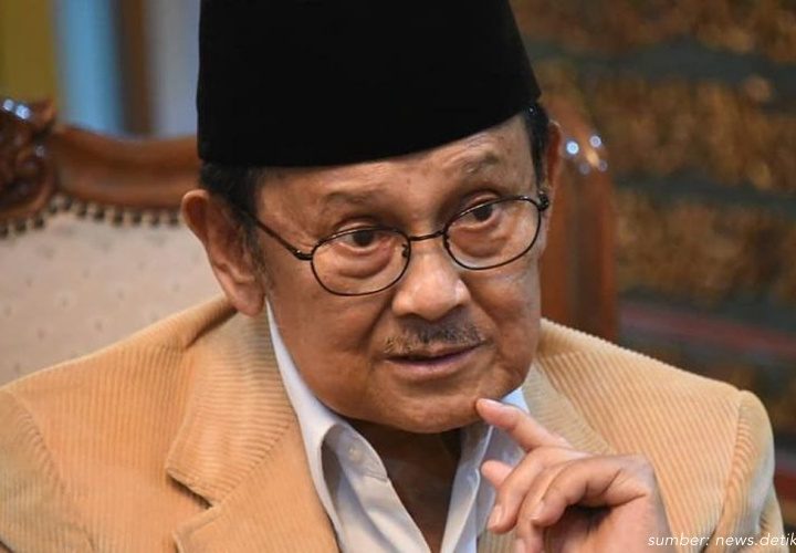 20 Kata Kata BJ Habibie tentang Cinta dan Kehidupan. Bermakna!