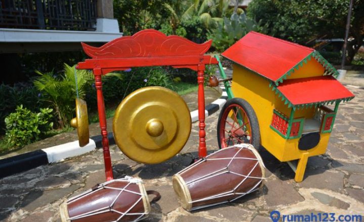 14 Alat Musik Betawi Lengkap dengan Kegunaan dan Cara Memainkannya