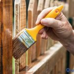 8 Rekomendasi Pagar Kayu Unik yang Sedap Dipandang