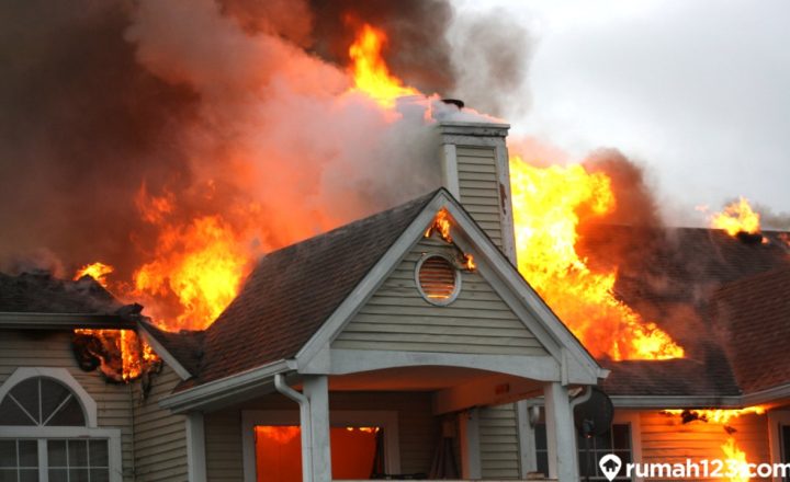 gambar rumah terbakar