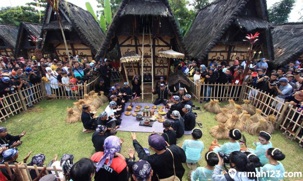 10 Tradisi Sunda Dan Penjelasannya Yang Unik, Ada Apa Saja?