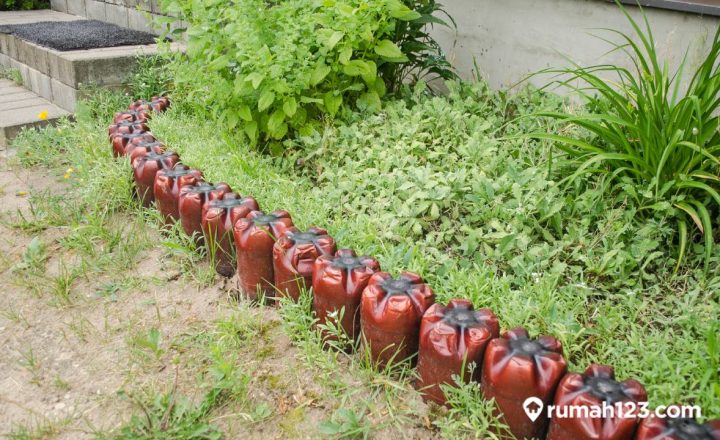 pagar taman dari botol bekas