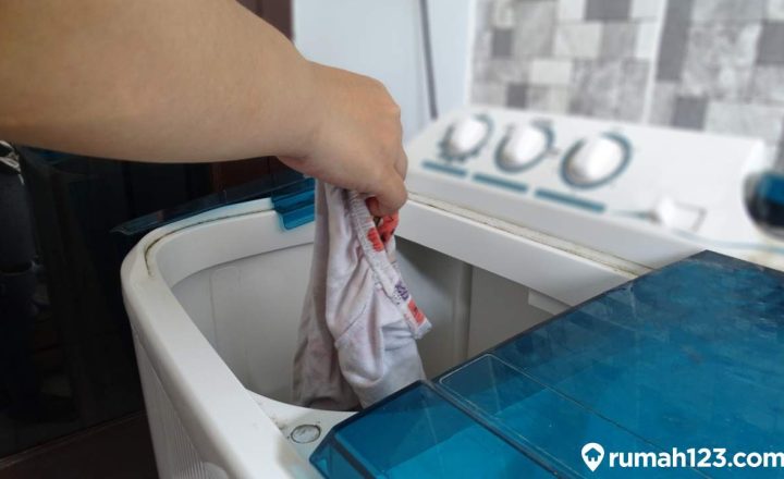 cara membersihkan mesin cuci 2 tabung