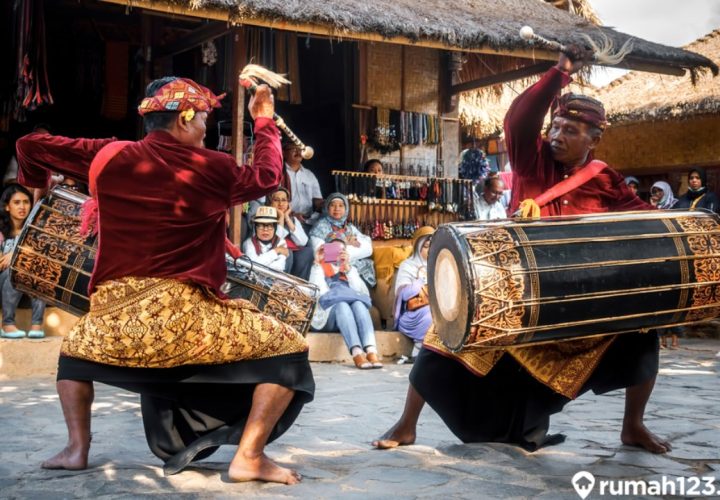 percakapan bahasa lombok dan artinya