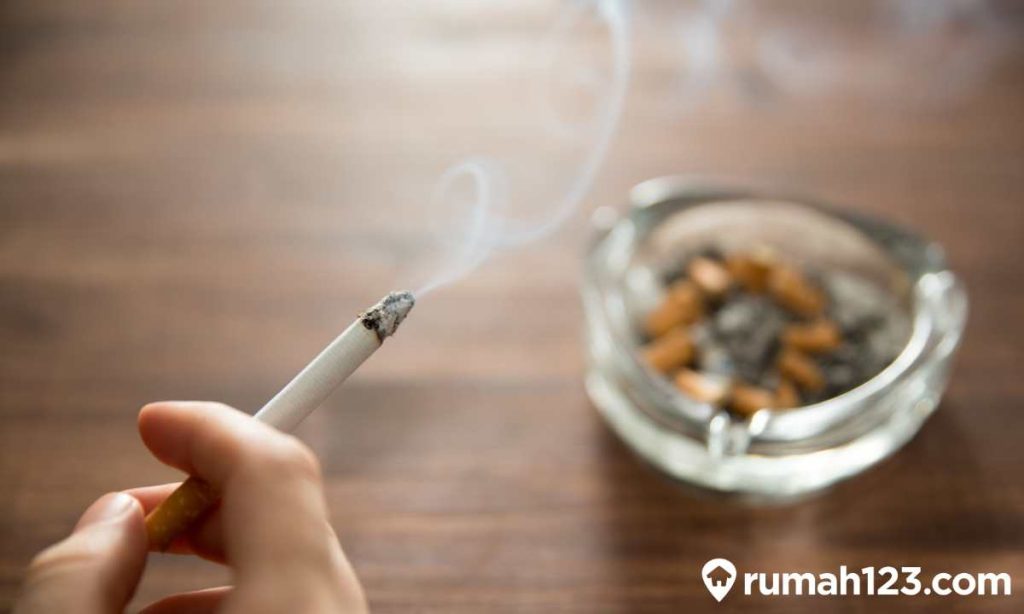 Hukum Merokok Saat Puasa. Benarkah Dapat Membatalkan?