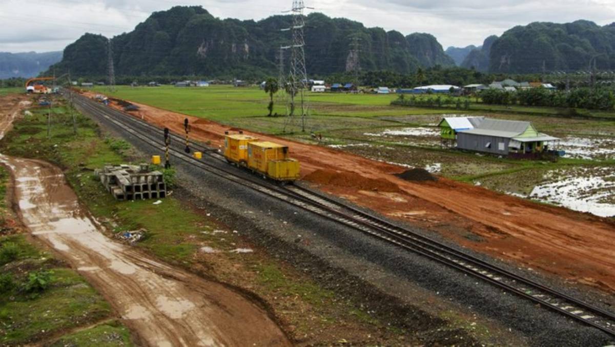 IKN Bangun Jalur Kereta Di Samping Jalan Tol