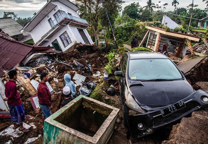 rumah bekas gempa cianjur
