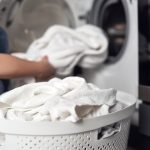 5 Cara Mencuci Handuk yang Sudah Hitam. Ampuh dan Praktis!