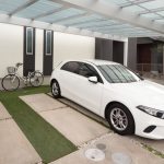 7 Inspirasi Desain Carport dengan Batu Alam. Bikin Rumah Lebih Estetik!