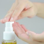 5 Rekomendasi Cleansing Oil Terbaik 2023. Bikin Wajah Bersih!
