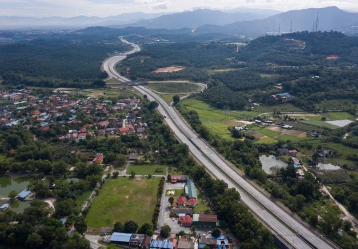 rumah dekat hutan