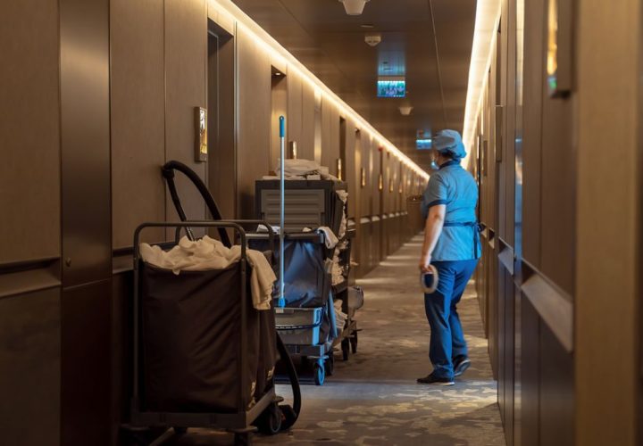 gaji housekeeping