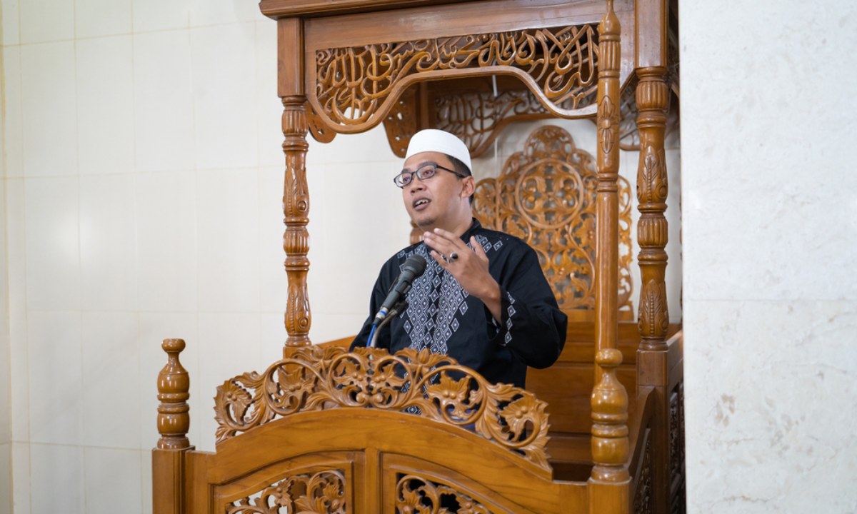 Contoh Teks Khutbah Jumat Bahasa Jawa Singkat Padat. Penuh Makna!