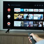 5 Rekomendasi Smart TV Terbaik 2023. Lengkap dengan Harganya!
