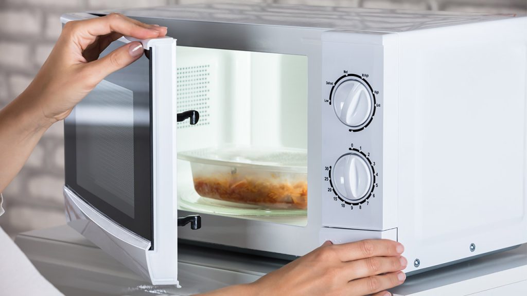 5 Rekomendasi Microwave Oven Terbaik 2023. Fiturnya Lengkap!