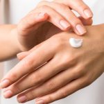 8 Cara Memutihkan Badan secara Alami dan Cepat dalam 1 Minggu. Kulit Pasti Lebih Cerah!