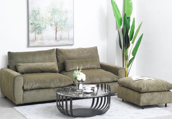 4 Cara Bikin Bantalan Sofa Kembali Empuk