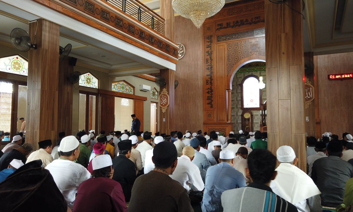 contoh khutbah jumat tentang kemerdekaan