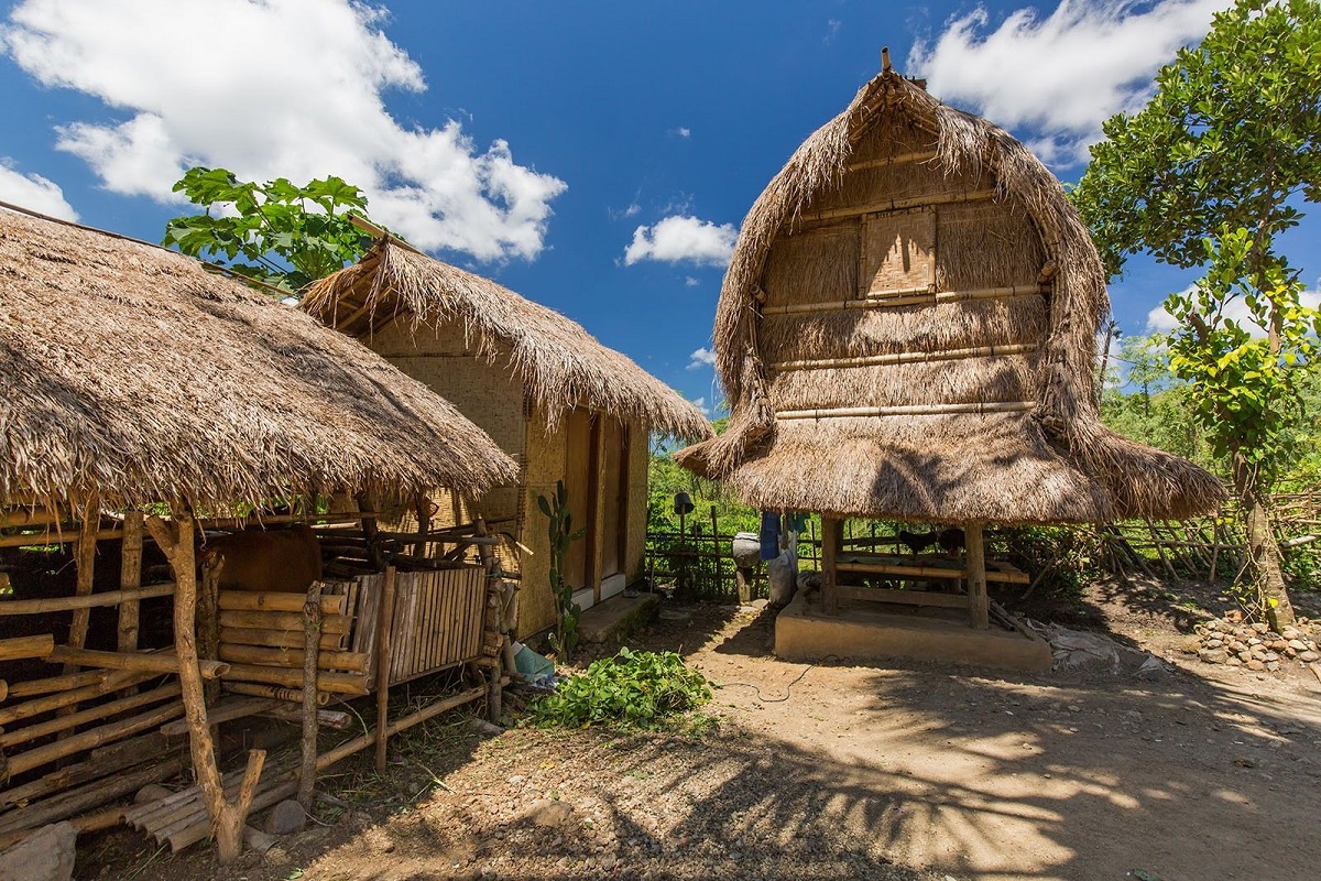 rumah adat lombok